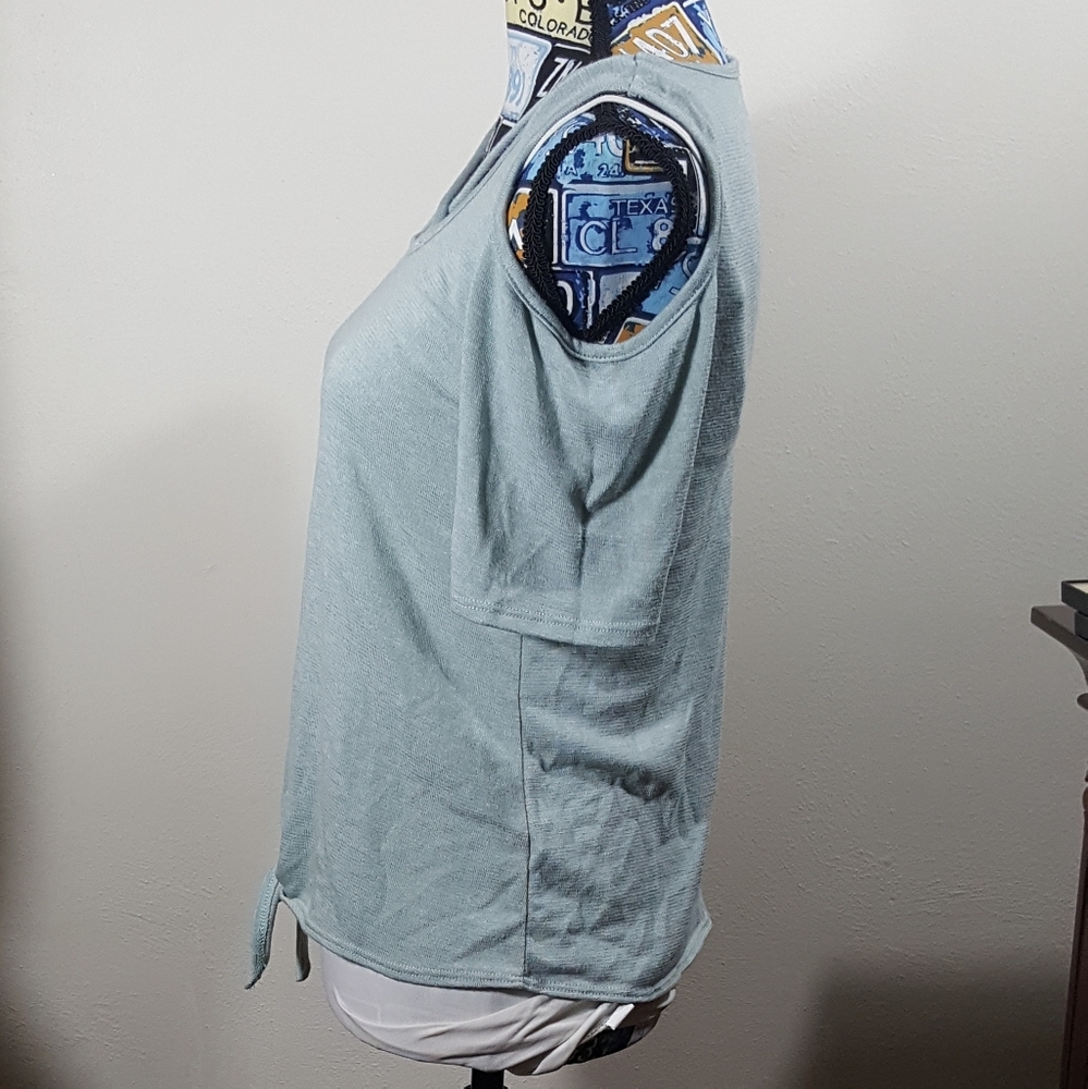 Cold shoulder mint light top with tye front - Picture 3 of 7